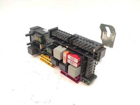 Caja Reles Fusibles Mercedes Clase C 160 C 220 CDI 204.008) 170CV 125KW
