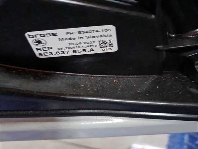Foto 2ª: Elevalunas Eléctrico Delantero Izquierdo Skoda Octavia AMBITION 150CV [DTTS] (2022)
