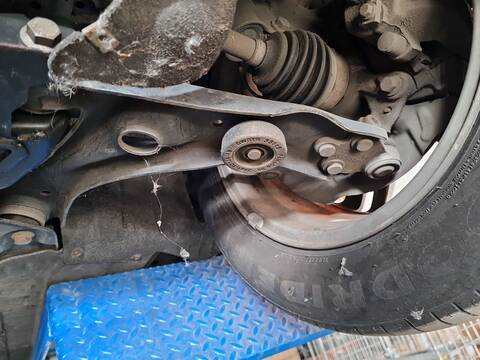 Brazo Suspension Delantero Izquierdo Ford Focus TITANIUM 120CV 88KW
