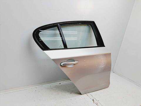 Foto 2ª: Puerta Trasera Derecha Bmw Serie 1 114 118D BERLINA 143CV 105KW [N47D20A] (2008)