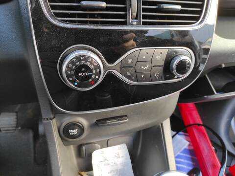 Foto 1ª: Mando Calefacción A. A. Renault Clio H4B408 (2015)