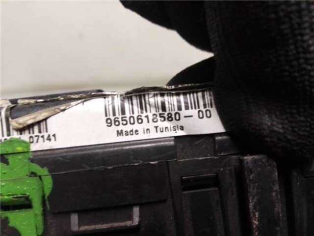 Foto 3ª: Caja Reles Fusibles Citroen Berlingo 1.9 D (69 CV)