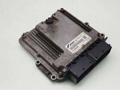 Foto 1ª: Centralita Motor ECU Iveco Daily 33S14 35S14 35C14 136CV 100KW FURGONETA [F1AGL411J] (2017)
