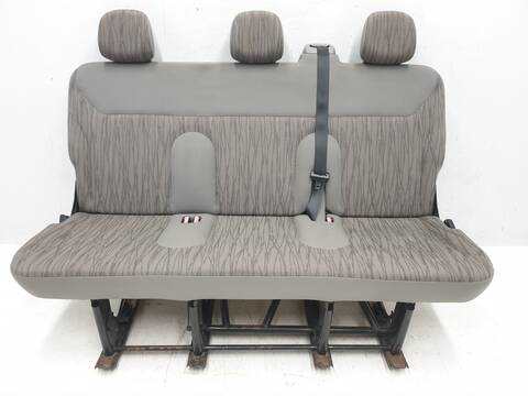 Foto 2ª: Asientos Tercera Fila Nissan Primastar AVANTOUR L1H1 27 T - 8-SITZER (2003)
