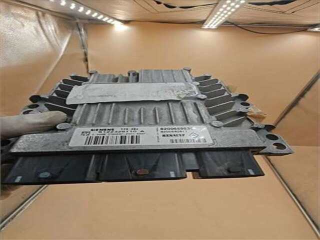 Foto 3ª: Centralita Motor ECU Renault Megane 1.5 CONFORT DYNAMIQUE [1.5 LTR. - 63 KW DCI DIESEL CAT] II BERLINA 5P (10.2002-_) [K9K 724]
