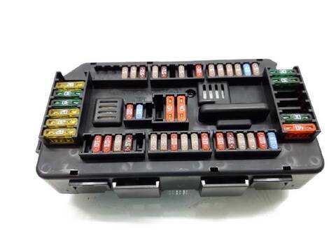 Foto 2ª: Caja Reles Fusibles Bmw Serie 3 315 320D XDRIVE 184CV 135KW [N47D20C] (2012)