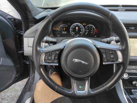 Volante Jaguar XF 204DTH
