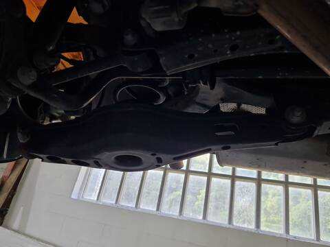 Brazo Suspension Trasero Derecho Toyota CHR 2.0 HYBRID MAXH21L) 150CV 111KW
