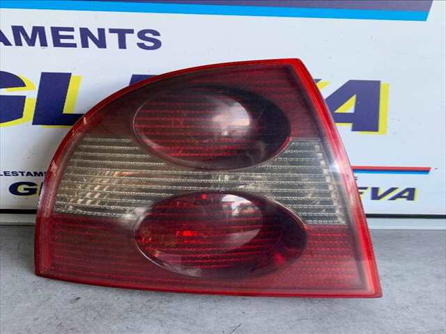 Piloto Trasero Izquierdo Volkswagen Passat 1.9 TDI130CV BERLINA