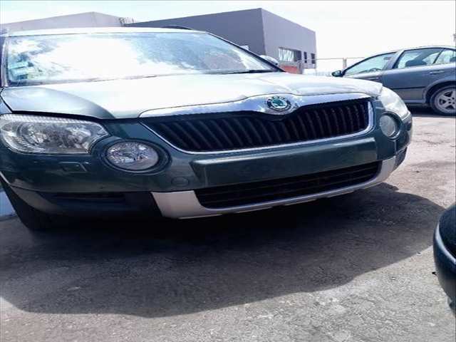 Foto 2ª: Paragolpes Delantero Skoda Yeti 2.0 TDI 4X4 140CV (2009)