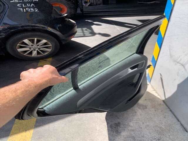 Foto 2ª: Puerta Trasera Izquierda Volkswagen Golf 1.6 TDI105CV 0CV [CLHA] (2013)