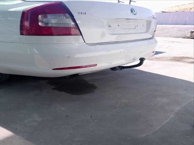 Foto 3ª: Paragolpes Trasero Skoda Octavia 1.6 TDI (2004)