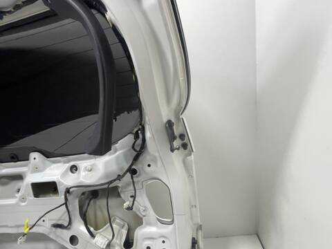 Foto 2ª: Portón Kia Carens G4FD (2015)