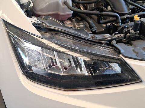 Faro Derecho Seat Ibiza 1.0 TSI 95CV 70KW