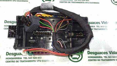 Foto 2ª: Caja Reles Fusibles Mercedes Clase V 200 136CV 100KW (2014)
