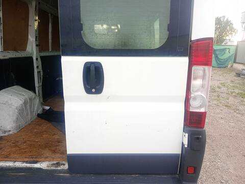 Foto 2ª: Puerta Trasera Derecha Citroen Jumper 2.2 HDI 100 101CV 74KW FURGONETA [4HV (P22DTE)]