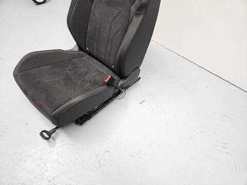 Foto 4ª: Asiento Delantero Derecho Volkswagen Golf 1.5 ETSI 150CV 110KW [DXDE] (2024)