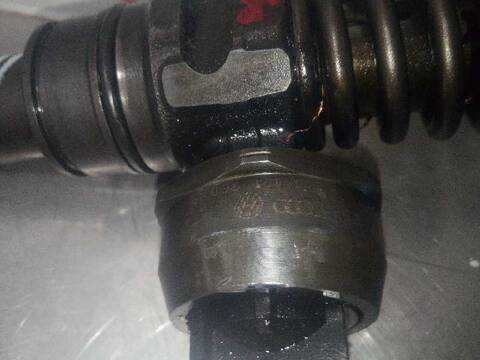 Foto 2ª: Inyectores Volkswagen Caddy VERSION INDEFINIDA (2004)