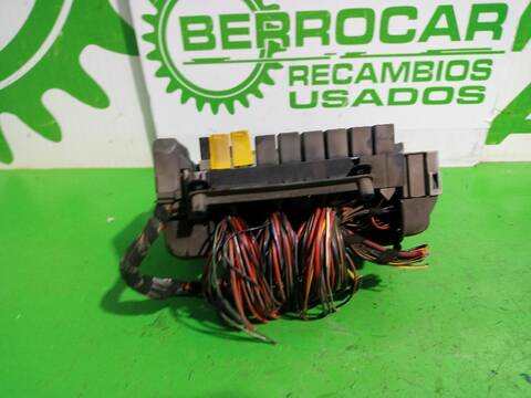 Foto 3ª: Caja Reles Fusibles Opel Zafira ELEGANCE 82CV [X20DTL] (1999)