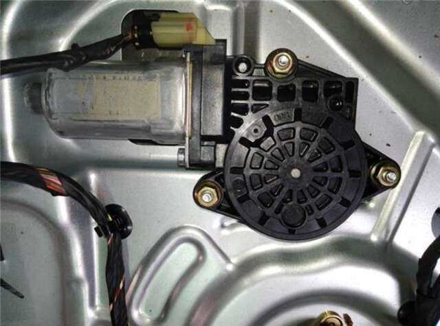 Foto 2ª: Elevalunas Eléctrico Delantero Izquierdo Hyundai Tucson 2.0 CRDI [D4EA]