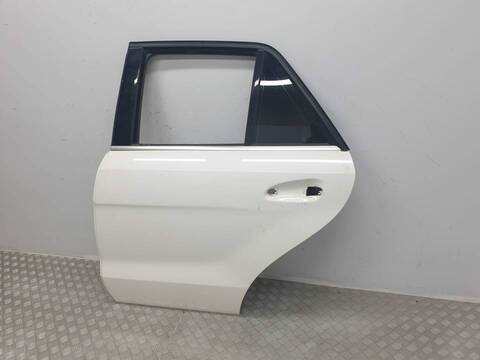 Foto 2ª: Puerta Trasera Izquierda Mercedes Clase ML 250 2.1 CDI 204CV 150KW AUT. 166.004) W166) OM651 (2011)
