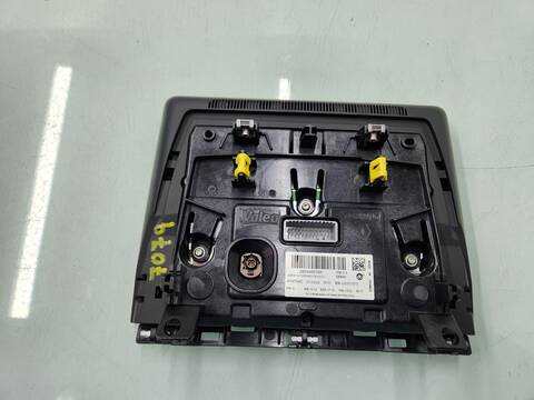 Foto 4ª: Pantalla Multifuncion Renault Clio EQUILIBRE 100CV 74KW [K9K876] (2023)