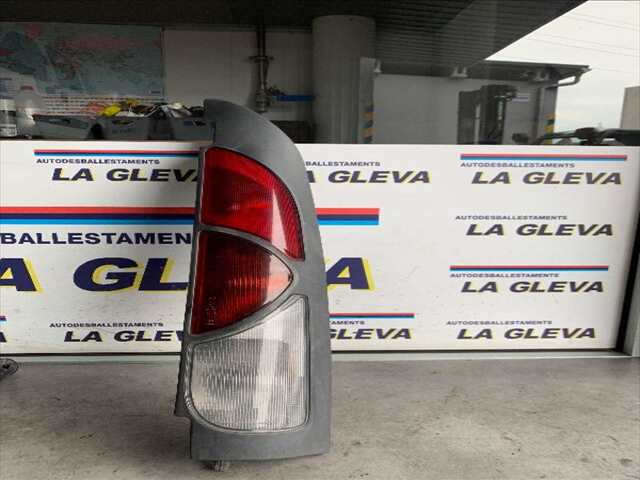 Foto 1ª: Piloto Trasero Derecho Renault Kangoo 1.9 DIESEL [F8Q] (2000)