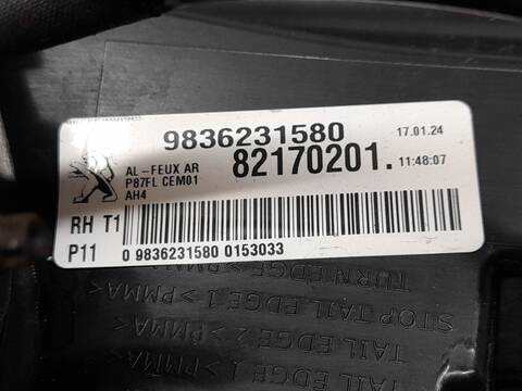 Foto 3ª: Piloto Trasero Derecho Peugeot 5008 1.2 HYBRID MRHNYH MRHNYW MRHNSU MRHNSM MRHPY) 136CV 100KW [HN09] (2024)