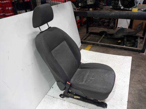 Foto 3ª: Asiento Delantero Izquierdo Ford Focus TREND BERLINA 101CV 74KW [HWDA] (2006)