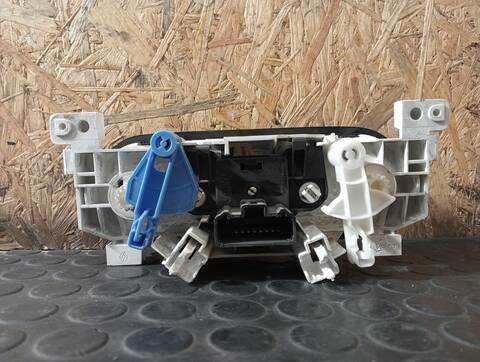 Foto 2ª: Mando Calefacción A. A. Renault Trafic L1H1 2 7T 120CV (2014)