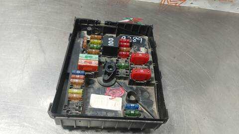 Foto 2ª: Caja Reles Fusibles Volkswagen Golf ADVANCE 140CV 103KW [CFFB] (2010)