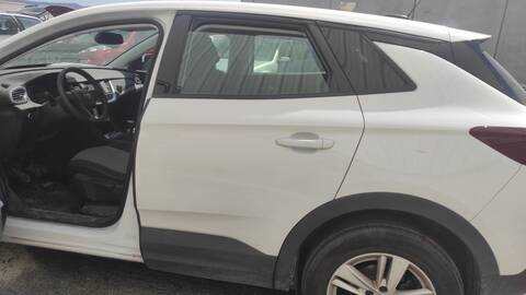 Puerta Trasera Izquierda Opel Grandland HN02