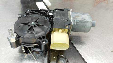 Foto 3ª: Elevalunas Manual Trasero Derecho Bmw X2 SDRIVE18D M SPORT 150CV 110KW [B47C20B] (2019)