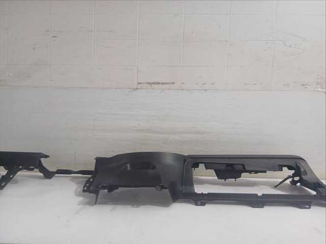 Foto 3ª: Salpicadero Toyota Yaris ACTIVE 112CV 82KW [2NRFKE] (2017)