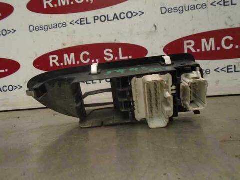 Foto 2ª: Botonera Elevalunas Renault Laguna 1.9 DCI DIESEL 120CV 88KW [F9Q C7] (2001)