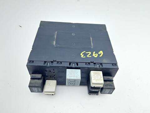 Foto 2ª: Caja Reles Fusibles Volkswagen Golf GT BERLINA 170CV 125KW [BLG] (2006)
