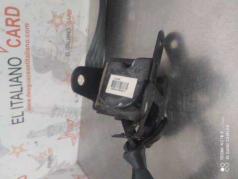 Foto 2ª: Cinturón Trasero Central Kia Sportage LX 4X4 113CV 83KW [D4EA] (2005)