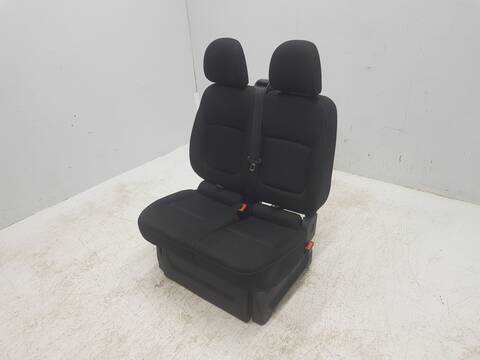 Foto 3ª: Asiento Delantero Derecho Renault Trafic MIXTO N1 L2H1 30T 5-6 PLAZAS) LARGO (2015)
