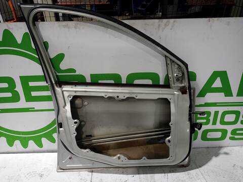 Foto 3ª: Puerta Delantera Izquierda Ford Fiesta AMBIENTE 68CV 50KW [F6JA] (2003)