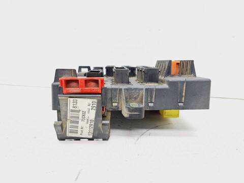 Foto 3ª: Caja Reles Fusibles Opel Vectra CLUB BERLINA 101CV 74KW [Y20DTH] (2003)