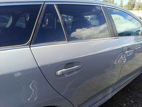 Puerta Trasera Derecha Toyota Avensis BUSINESS ADVANCE 143CV 105KW