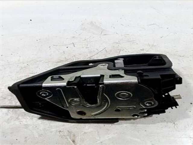 Foto 2ª: Cerradura Puerta Trasera Izquierda Bmw Serie 3 315 2.0 318 D [2.0 LTR. - 105 KW TURBODIESEL] [N47D20C]