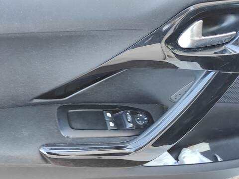 Botonera Elevalunas Peugeot 208 HMZ