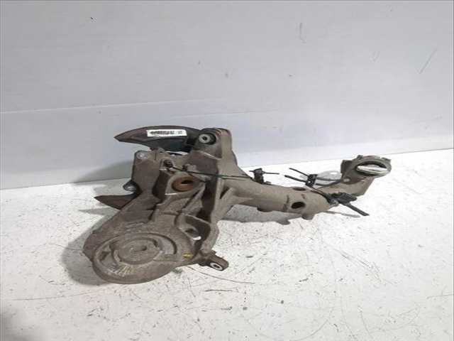 Foto 2ª: Mangueta Trasera Izquierda Alfa Romeo Giulietta 1.6 JTDM 940FXD1A) 105CV [940 A3.000] (2010)