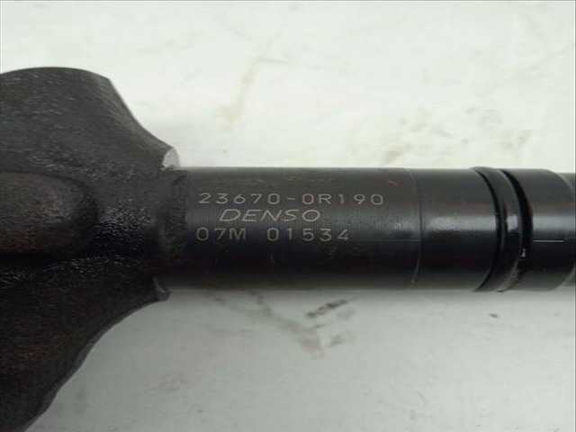 Foto 2ª: Inyectores Toyota Avensis 2.0 TD CAT 126CV 93KW [1AD-FTV] (2007)