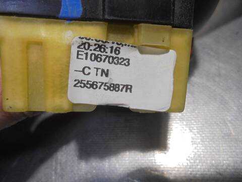 Foto 2ª: Mando Multifuncion Renault Clio AUTHENTIQUE 75CV 55KW [K9K C6] (2015)