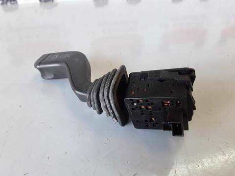 Foto 2ª: Mando Multifuncion Opel Corsa COSMO 1.3 16V CDTI CAT Z 13 DT - LN9) 69CV (2000)