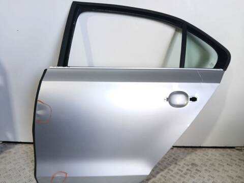 Puerta Trasera Izquierda Volkswagen Jetta 2.0 TDI 110CV 81KW