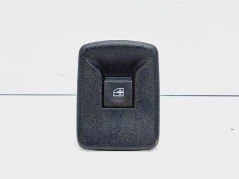 Foto 4ª: Botonera Elevalunas Dacia Sandero COMFORT 95CV 70KW [K9K U8] (2020)