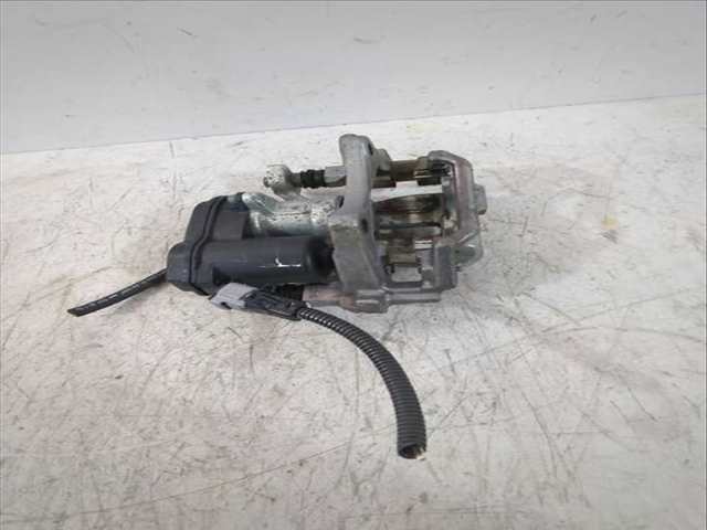 Foto 2ª: Pinza Freno Trasera Derecho Toyota Corolla 1.8 VVTI HYBRID ZWE219) 140CV [2ZR-FXE] (2018)